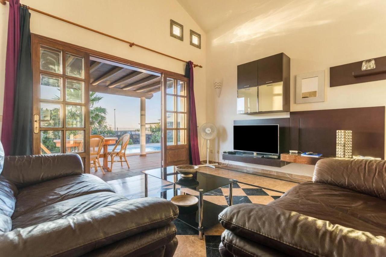 Villa Tania - Villa Independiente Con Piscina Privada Playa Blanca  Eksteriør bilde